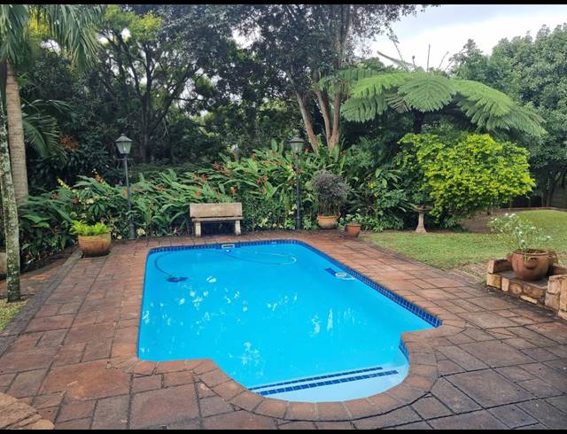 6 BEDROOM HOUSE FOR SALE IN MEER EN SEE